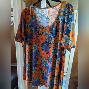 LuLaRoe Perfect T, Size XL
